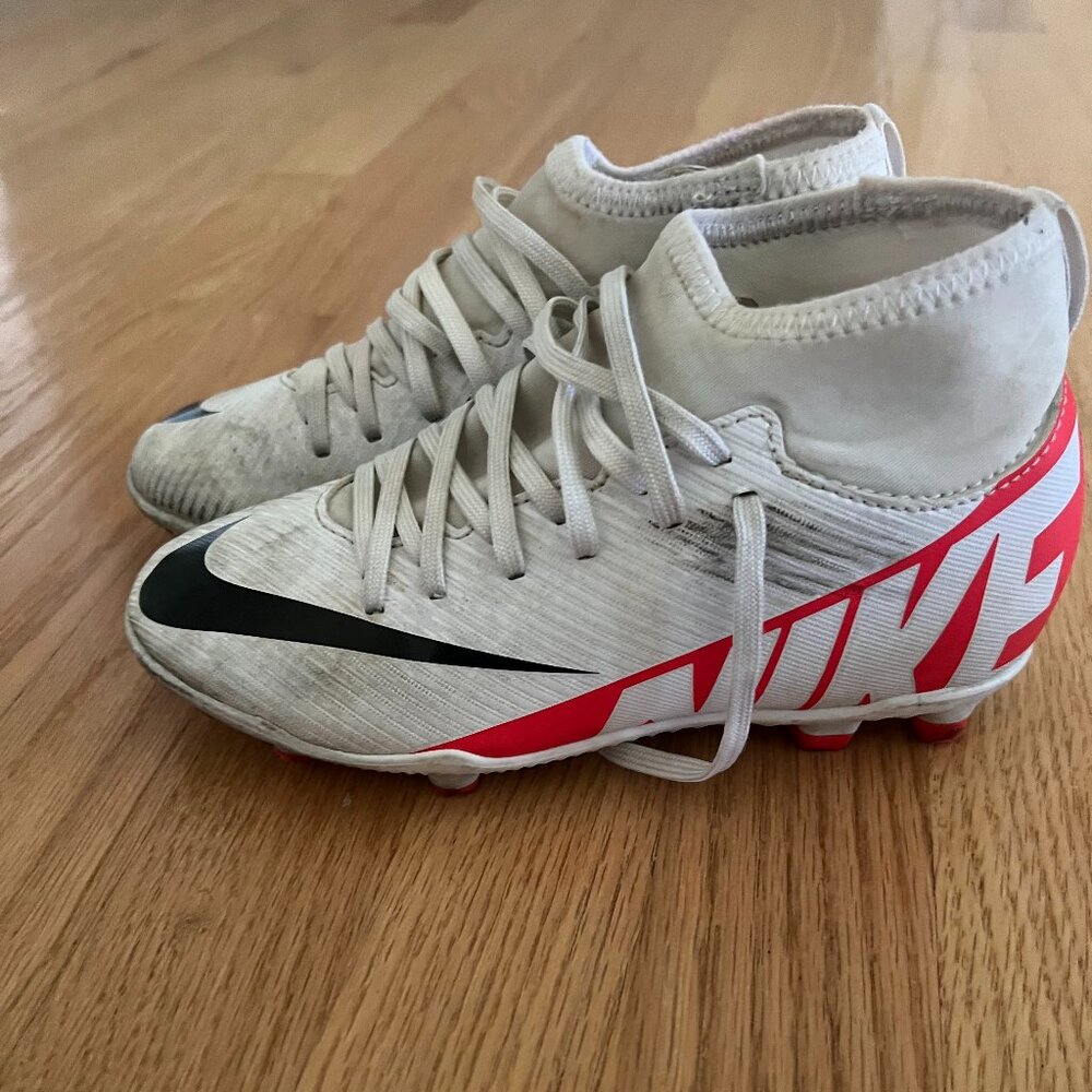 Nike Jr. Mercurial Superfly 9 Club Kids Firm Ground Soccer Cleats